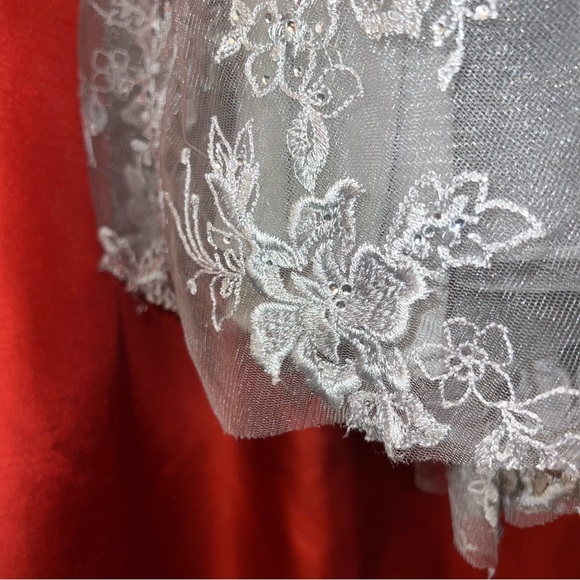 🆕MacDuggal Embroidered Illusion Puff Sleeve Gown|Size 14|$798 Retail|Minor Flaw - Picture 13 of 16
